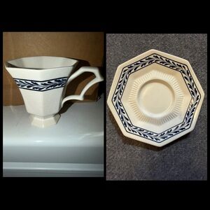 Set of 4 Vintage Independence Ironstone "Blue Tulip" Saucer and Tea Cups
